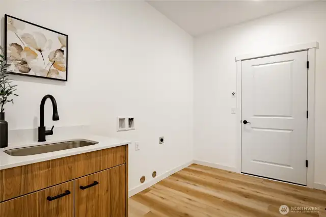 Photos shown are of a similar floor plan previously built in a different neighborhood (The Ridge in Blaine). Finishes and features may vary. Some items pictured reflect buyer-selected upgrades which are not included in the base price and may be added at an additional cost.