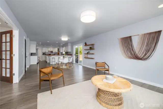 Open concept to kitchen