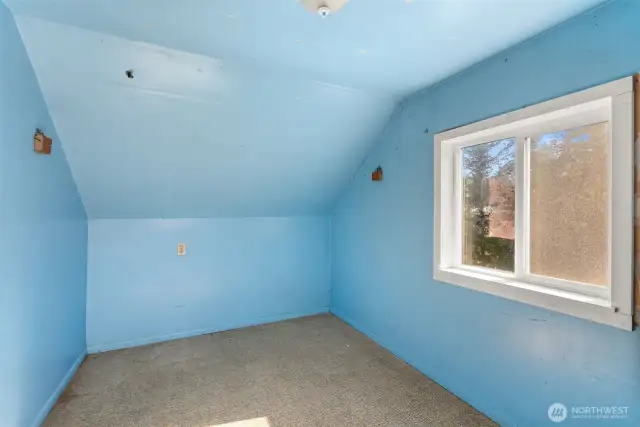 Upstairs bonus room.