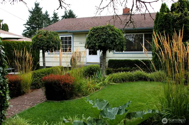 Lots of mature landscaping