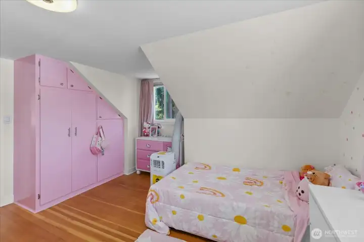 2nd bedroom upstairs