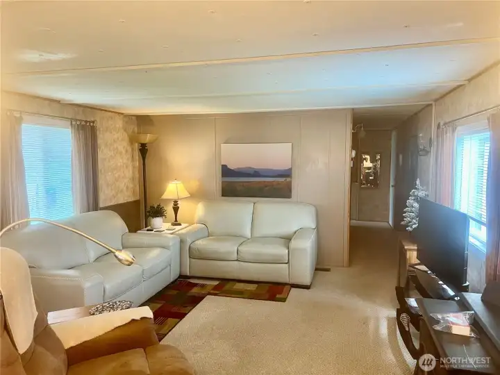 Move in Ready 2br full bath home