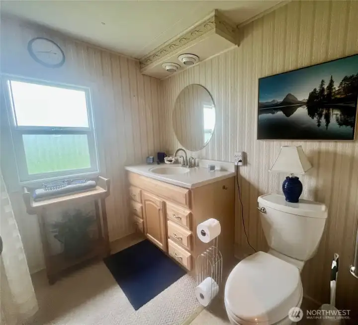 Full bath well equipped