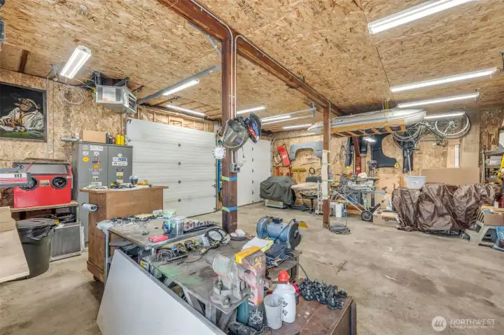 Shop with heat and 220V