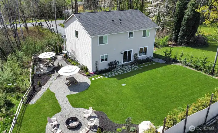 Fun, fresh outdoor space for entertaining and relaxing. Don't wait - this IS the full package!!