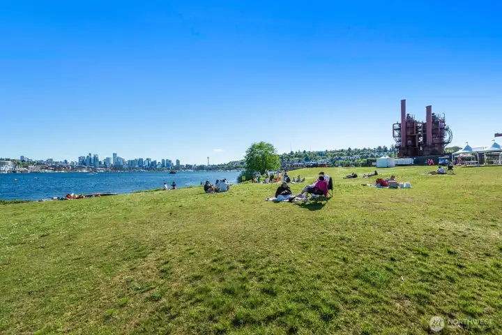 A short stroll to Gasworks!
