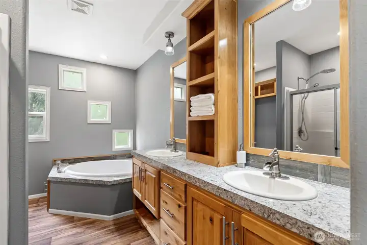 5 Piece Primary En-Suite Bath