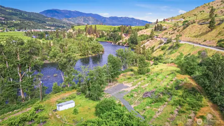 Over 1400 feet of Wenatchee River frontage Over 1400 feet of Wenatchee River frontage