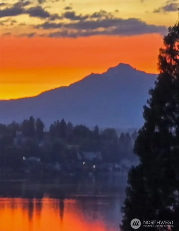 gorgeous lake and mountain sunrise views