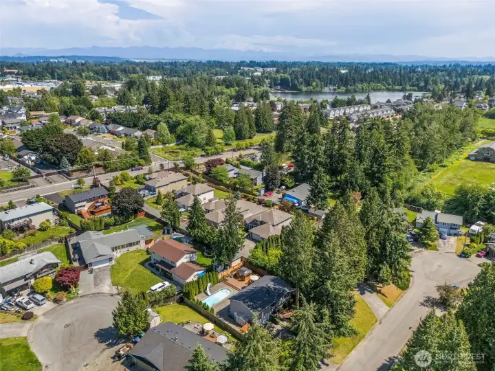 Located in the heart of Milton and near Surprise Lake, great for commuting north or south with easy access to freeways.