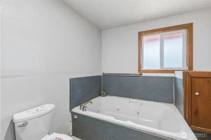 Bath off of primary bedroom Bath off of primary bedroom