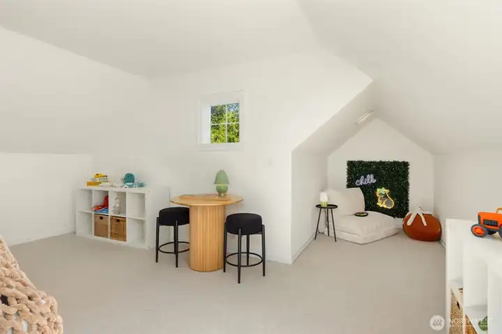 Space for relaxing, playing, and dreaming.