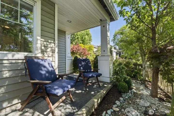 Outdoor Sitting Patio with Garden