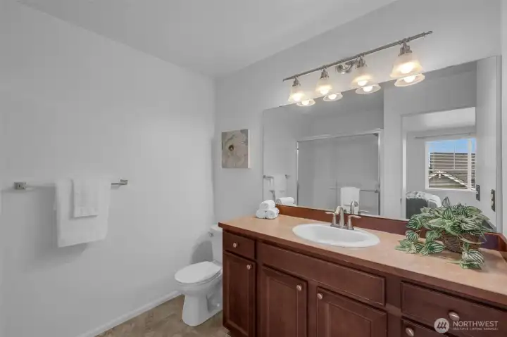 primary 3/4 bath