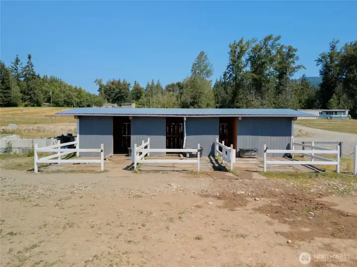 Runs off of each stall to fenced pasture. Runs off of each stall to fenced pasture.
