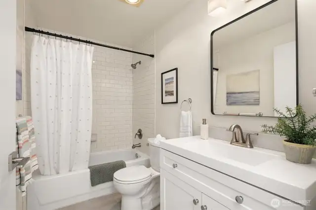 Bright and airy full bath