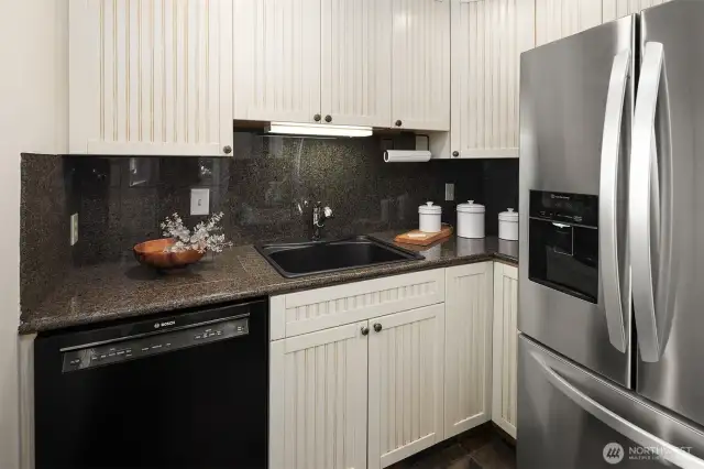 LG Refrigerator and Bosch dishwasher.