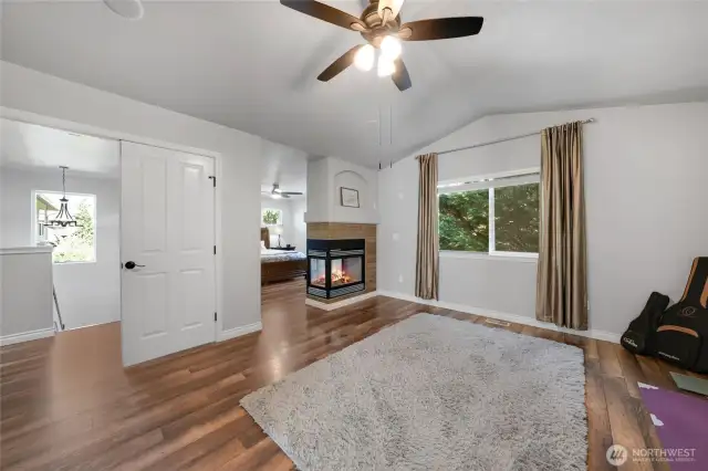 Primary has a sitting room/infant/workout/....many possibilities