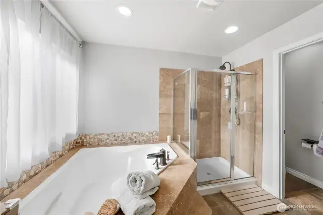 Primary 5-piece bath