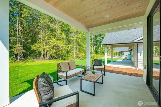 Photos shown are of a similar floor plan previously built in a different neighborhood (The Ridge in Blaine). Finishes and features may vary. Some items pictured reflect buyer-selected upgrades which are not included in the base price and may be added at an additional cost.