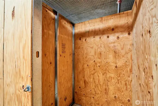 Unit #553 also comes with a spacious storage unit #127 located on Garage level B.