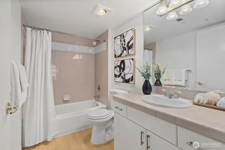 Full guest bath.