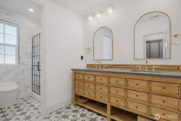 Photos represent neutral colors that can be changed to at buyers request / depending on the offer