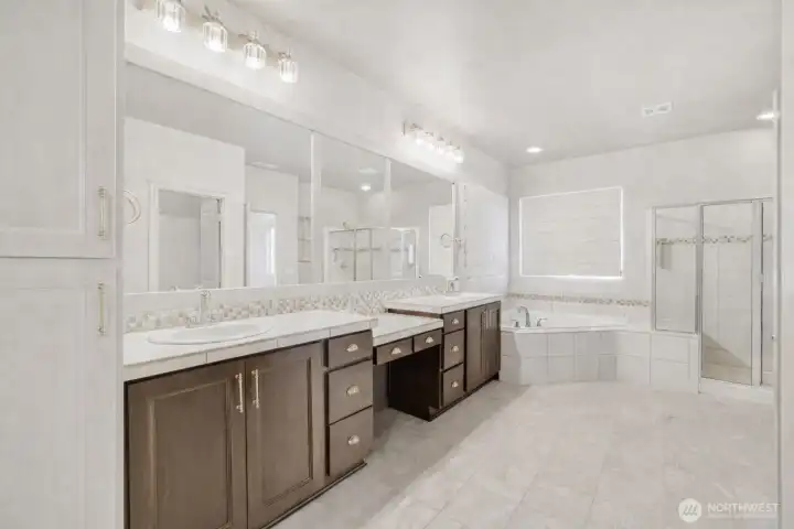 Photos represent neutral colors that can be changed to at buyers request / depending on the offer