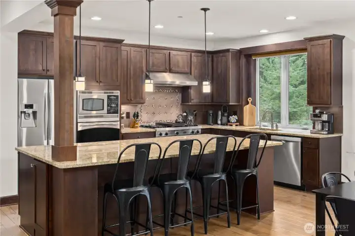 Wow! Check out the Kitchen!!