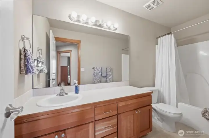 Second floor 2nd full bathroom.