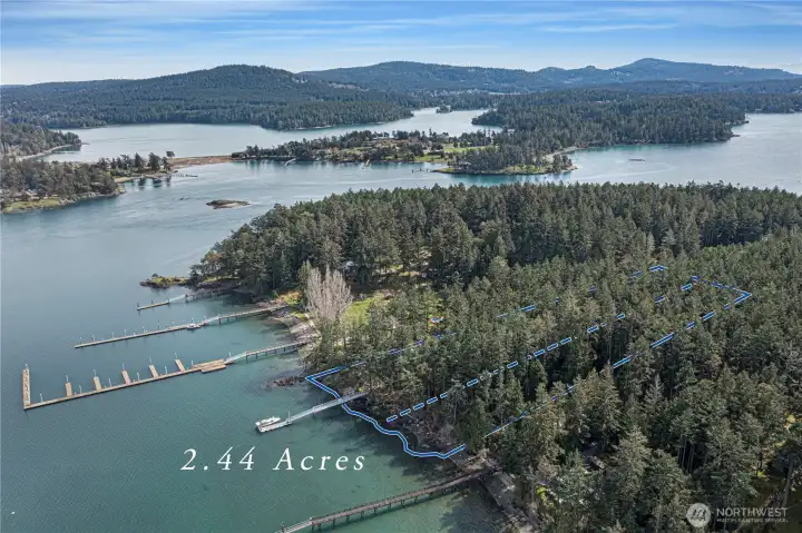 Welcome to this stunning estate on peaceful Henry Island.