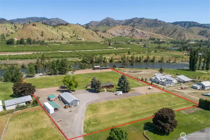 Parcel boundaries showing house, pastures, outbuildings