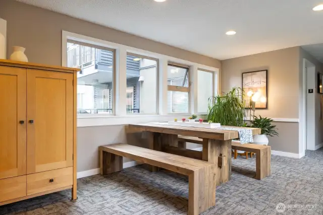 3rd floor lobby has an additional dining area.