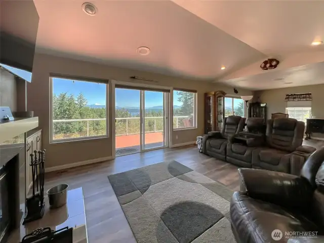 Check out all the windows, a perfect way to take in the view