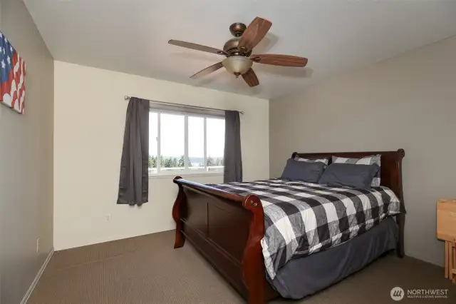 2nd bedroom that also has a view!