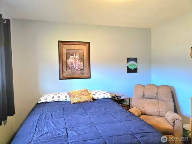2nd bedroom . Both the 2nd & 3rd bedroom faces front of the home.