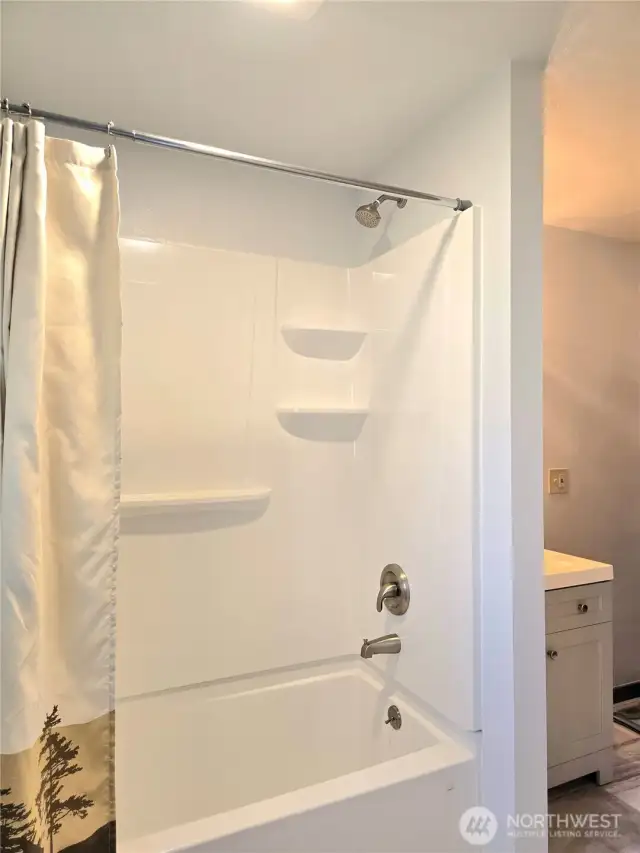 Full Bathroom.