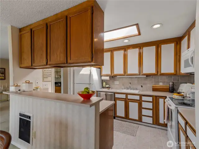 Cook and entertain at the same time. You will not miss a thing.