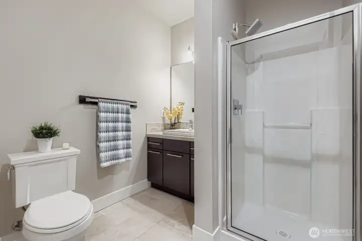 Main floor 3/4 bath