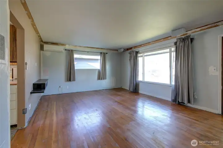 Living room, cont.