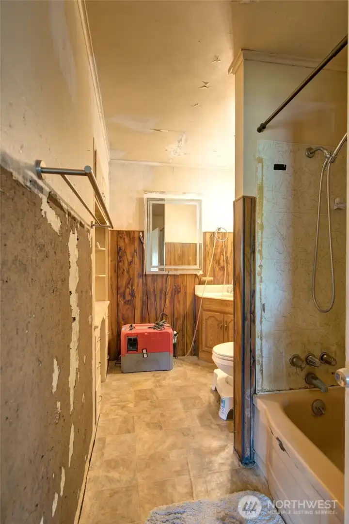 Full bath