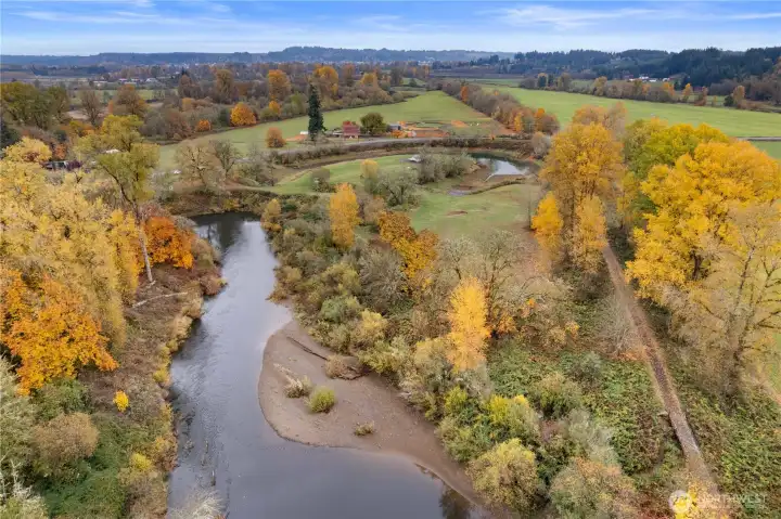 Sweeping river views from multiple vantage points.
