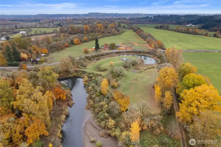 Panoramic views overlooking the valley and river.