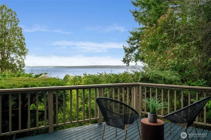 Serene Sound views and gorgeous sunsets from the decks