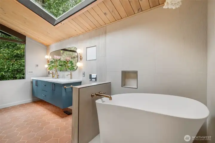 Japanese deep soaking tub