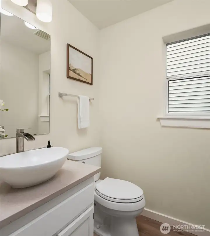 Downstairs 1/2 Bath