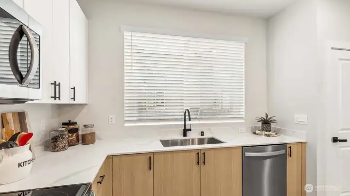Photos are for representation only.  Features, colors and selections may differ from photograph. See site agent for details.