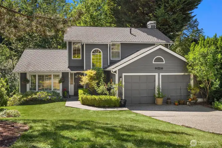 Don't miss a tour of this lovely home!