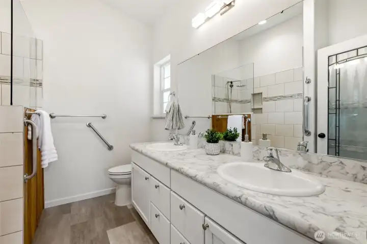 Primary 3/4 Bathroom