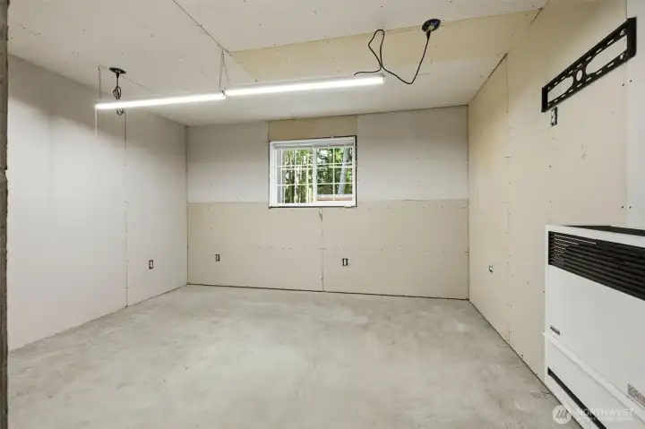 In Shop: Office/Flex Room